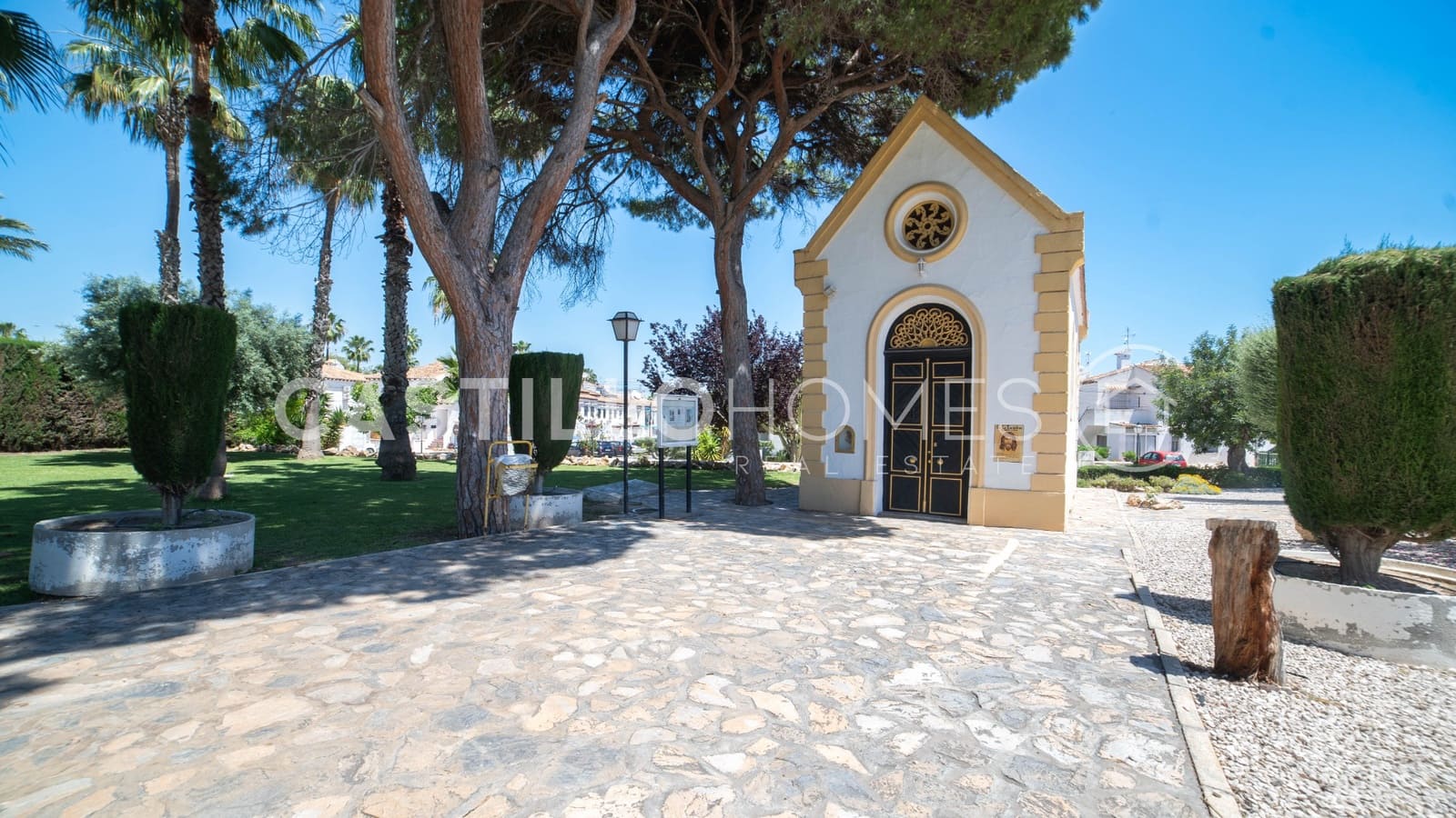 1 soveværelse Bungalow til salg i Torrevieja med swimmingpool - € 175.000 (Ref: 9879525)