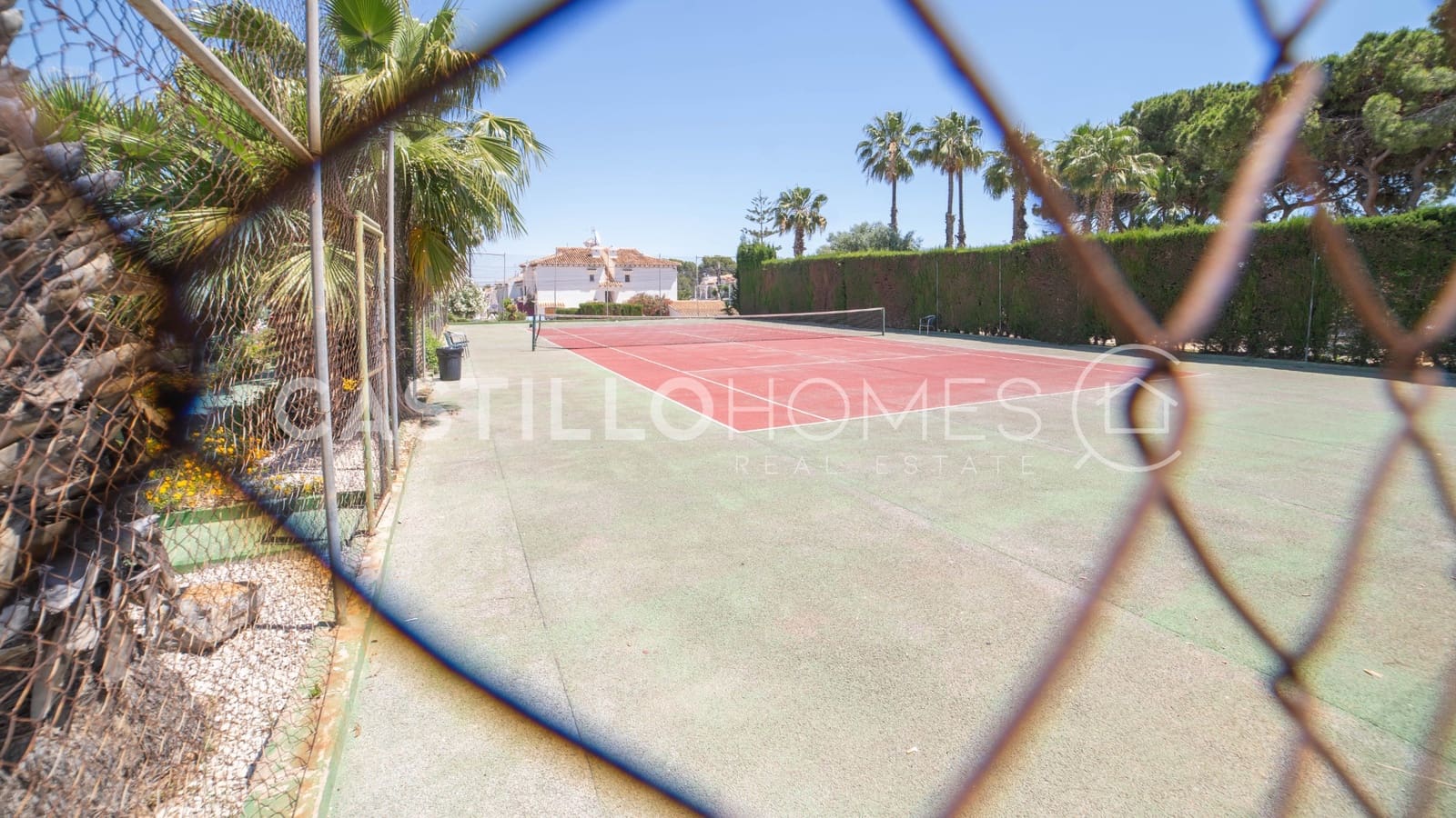 1 soveværelse Bungalow til salg i Torrevieja med swimmingpool - € 175.000 (Ref: 9879525)