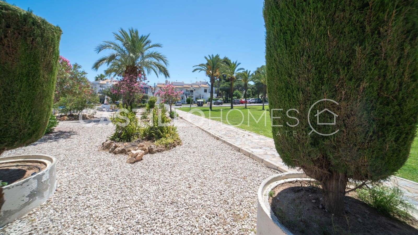 1 soveværelse Bungalow til salg i Torrevieja med swimmingpool - € 175.000 (Ref: 9879525)