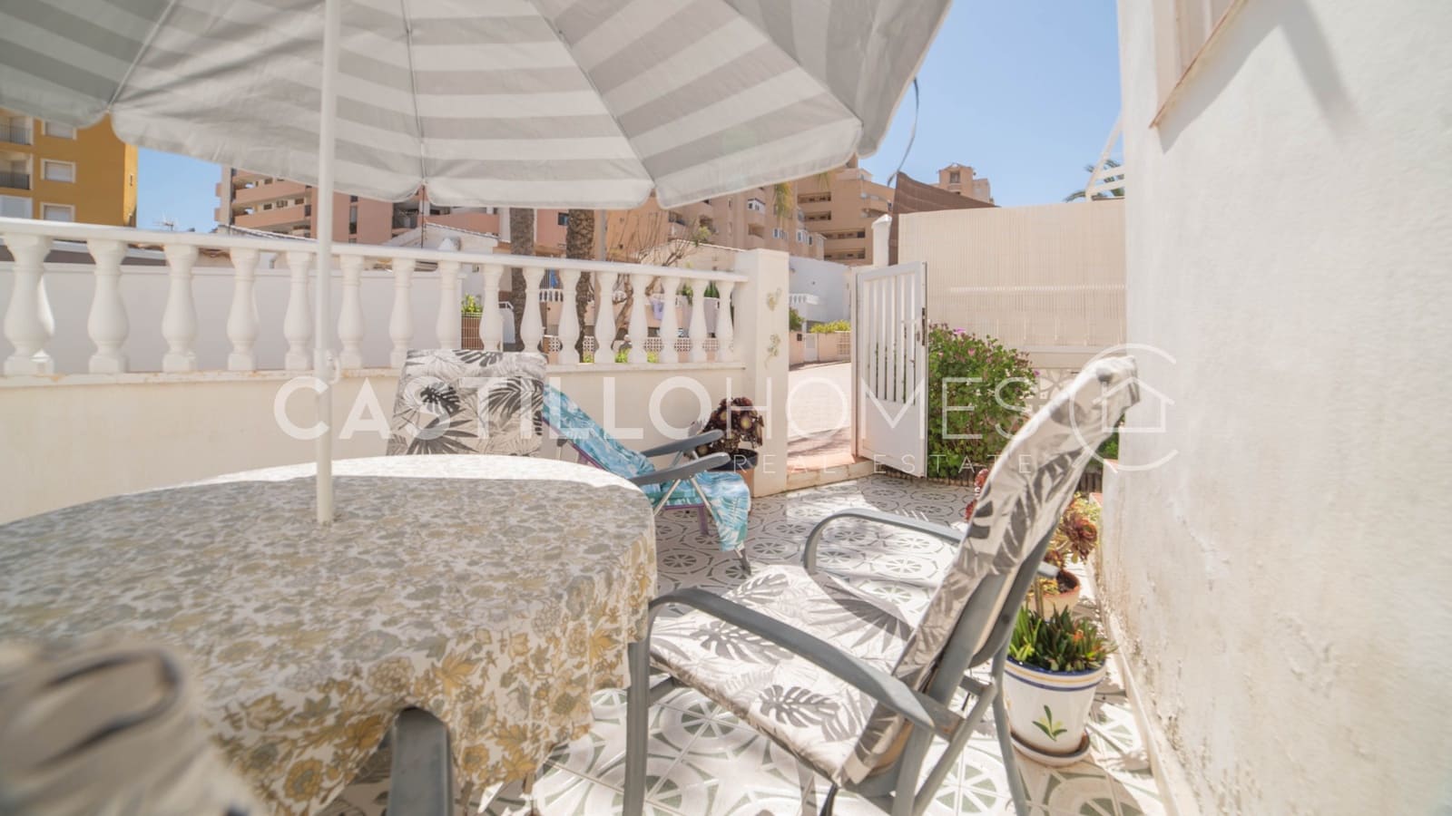 2 soveværelse Bungalow til salg i Torrevieja - € 135.000 (Ref: 9879526)