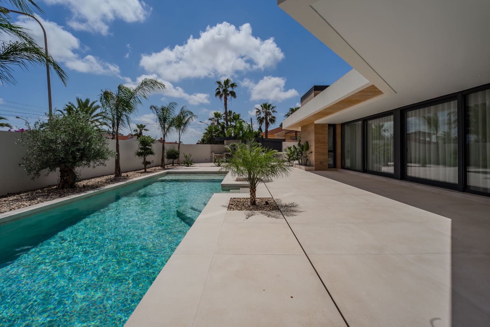 4 bedroom Villa for sale in Ciudad Quesada with pool garage - € 1,450,000 (Ref: 9885161)