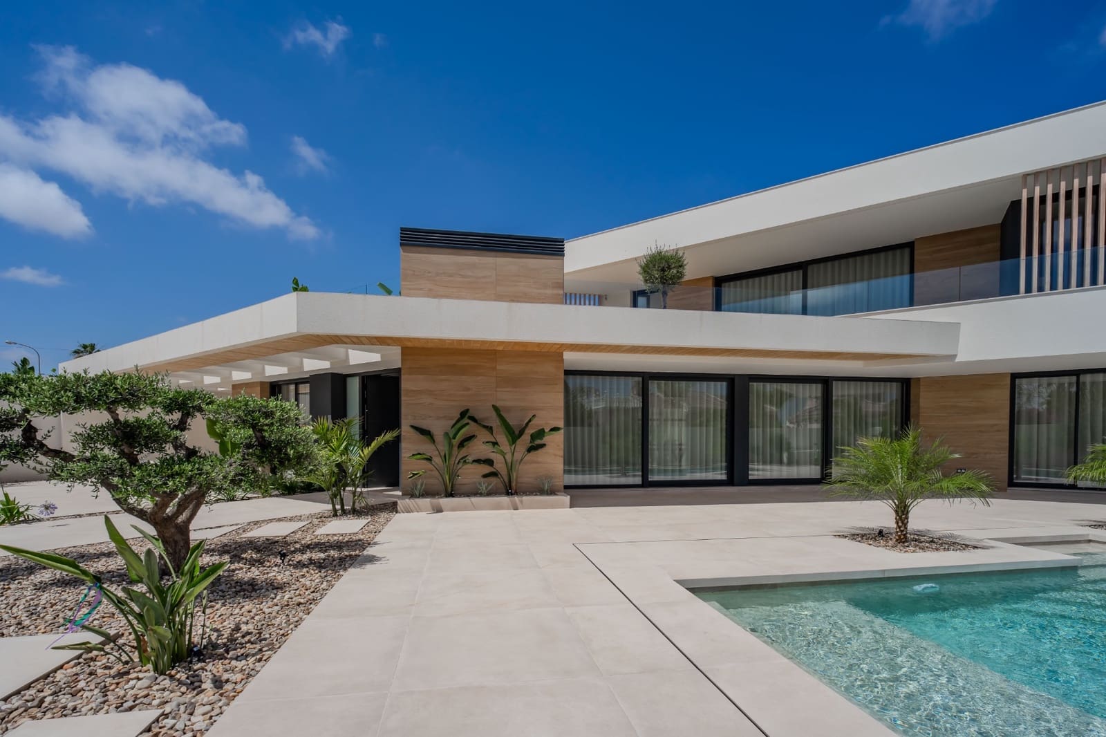 4 bedroom Villa for sale in Ciudad Quesada with pool garage - € 1,450,000 (Ref: 9885161)