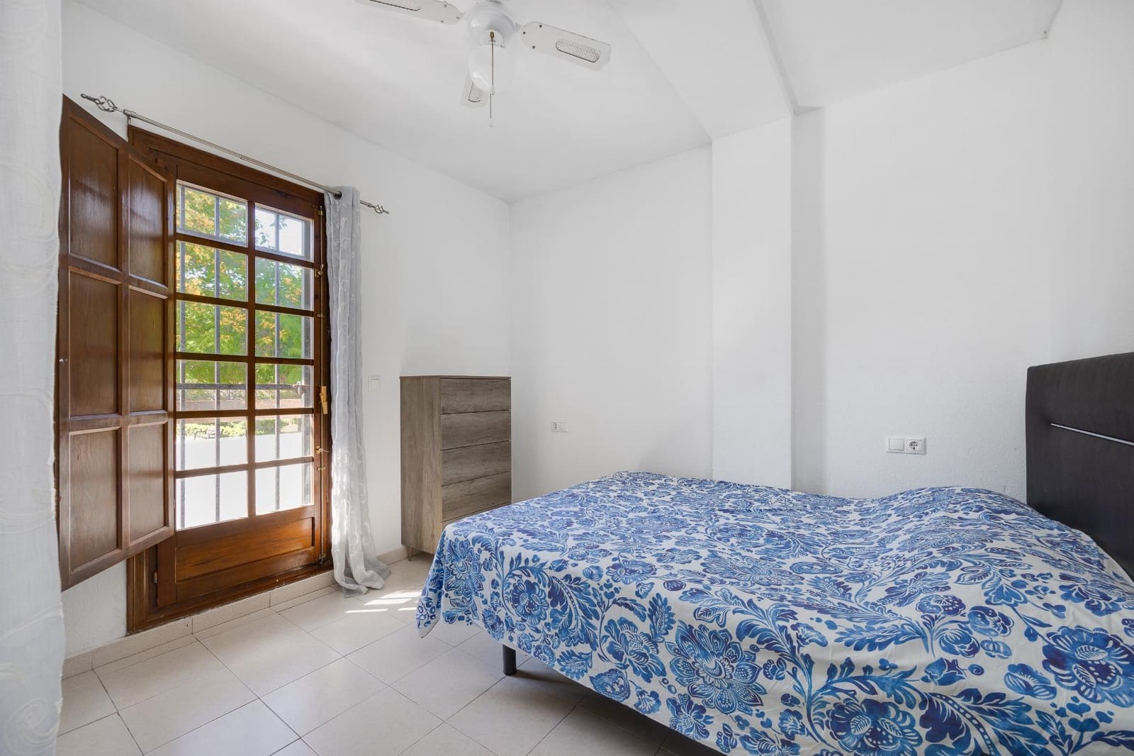2 soveværelse Bungalow til salg i Torrevieja med swimmingpool - € 139.500 (Ref: 9892623)