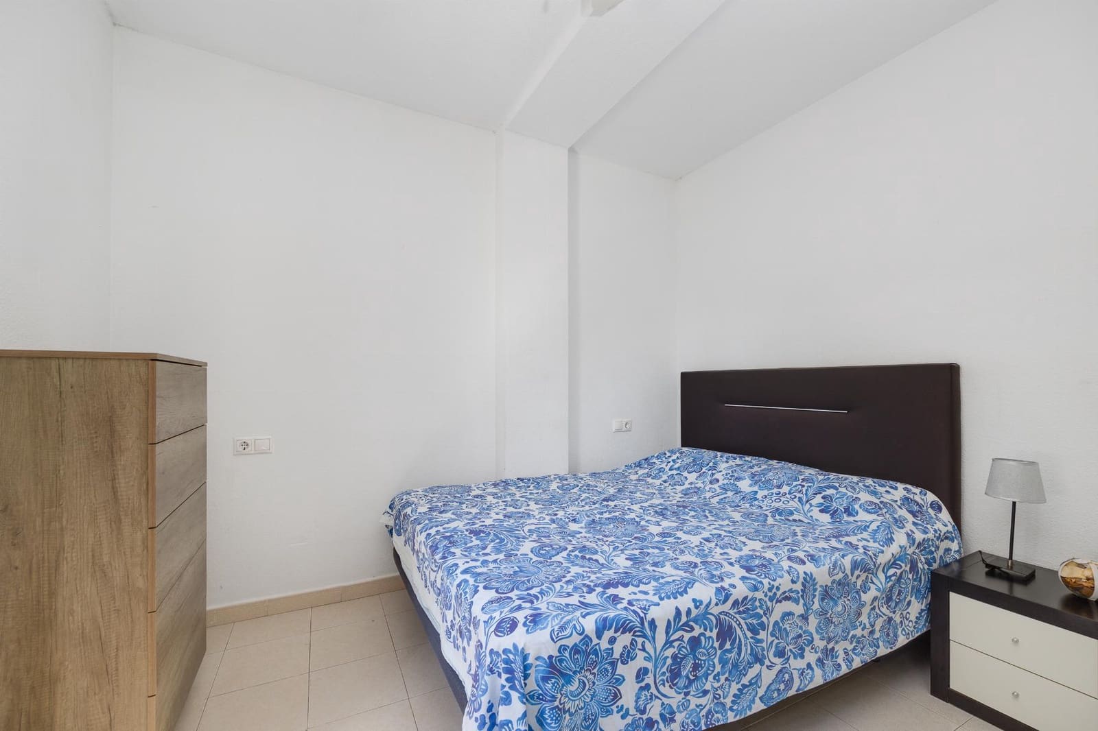 2 soveværelse Bungalow til salg i Torrevieja med swimmingpool - € 139.500 (Ref: 9892623)