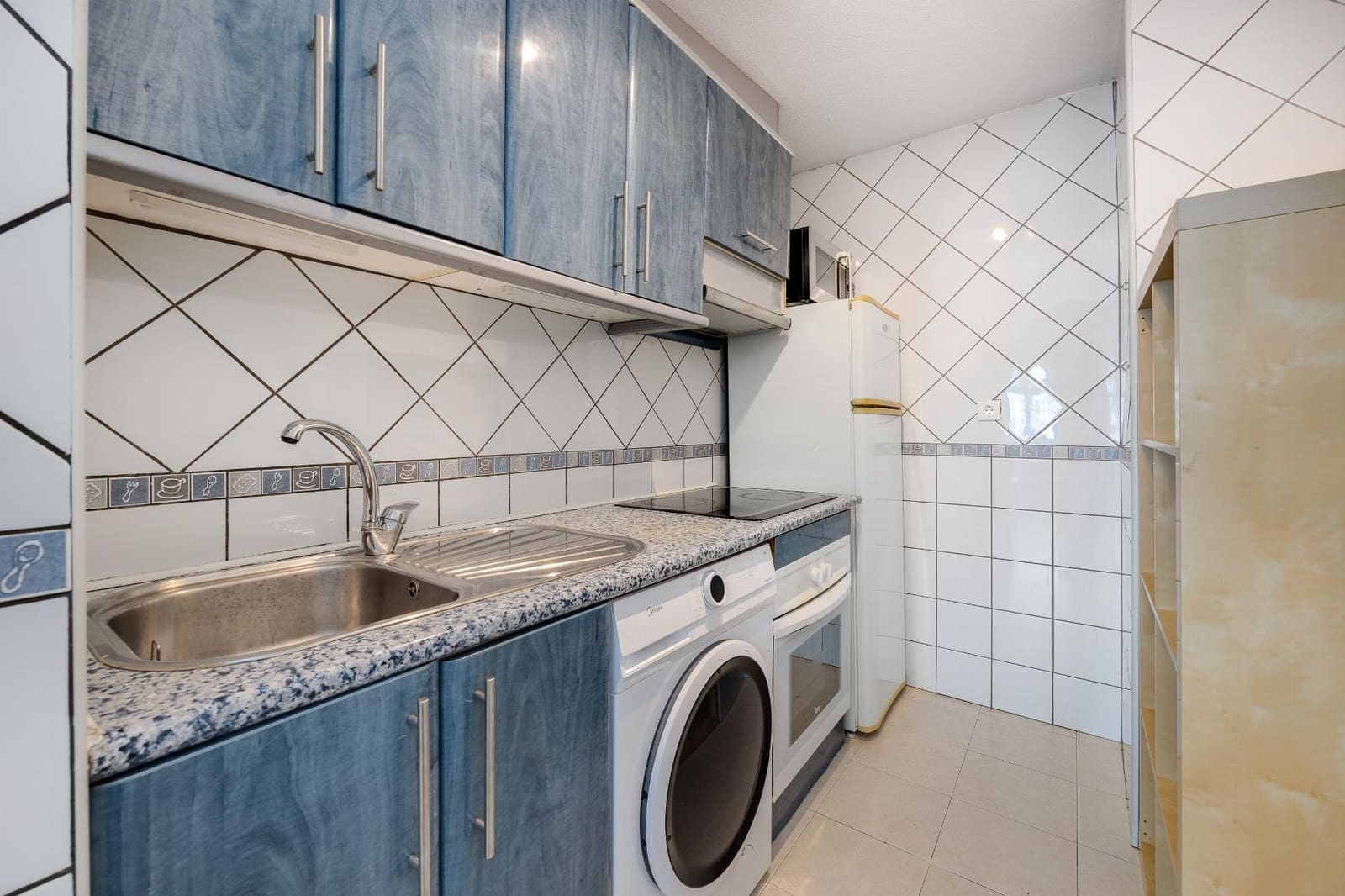 2 soveværelse Bungalow til salg i Torrevieja med swimmingpool - € 139.500 (Ref: 9892623)