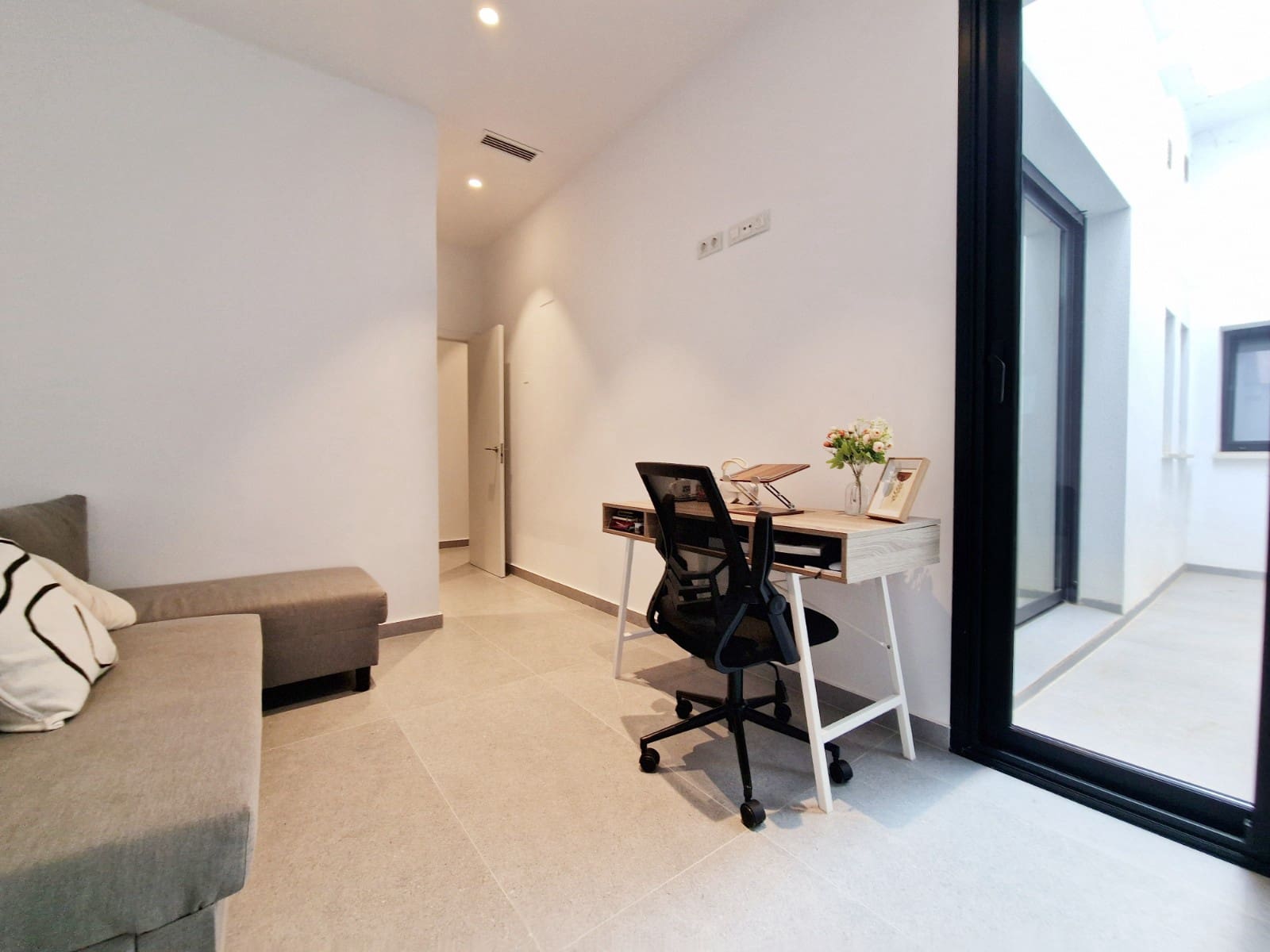 4 Zimmer Villa zu verkaufen in Guardamar del Segura mit Pool Garage - 570.000 € (Ref: 9892628)