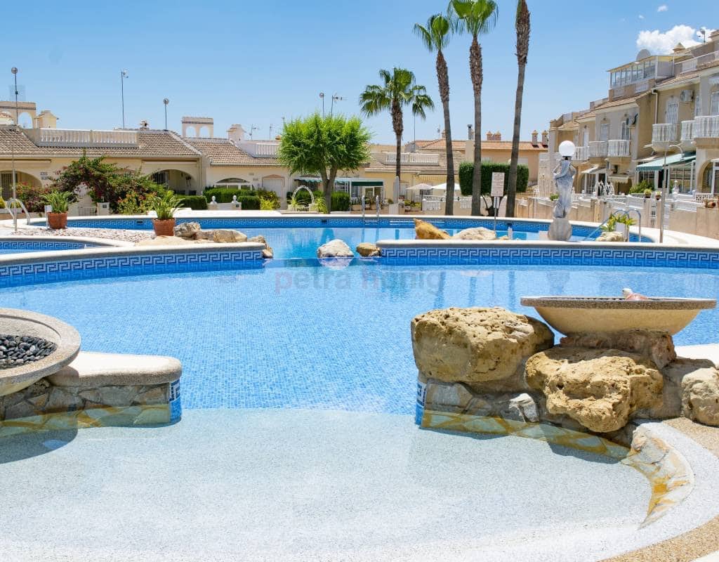 3 sovrum Semi-fristående Villa till salu i Ciudad Quesada med pool - 245 000 € (Ref: 9892633)