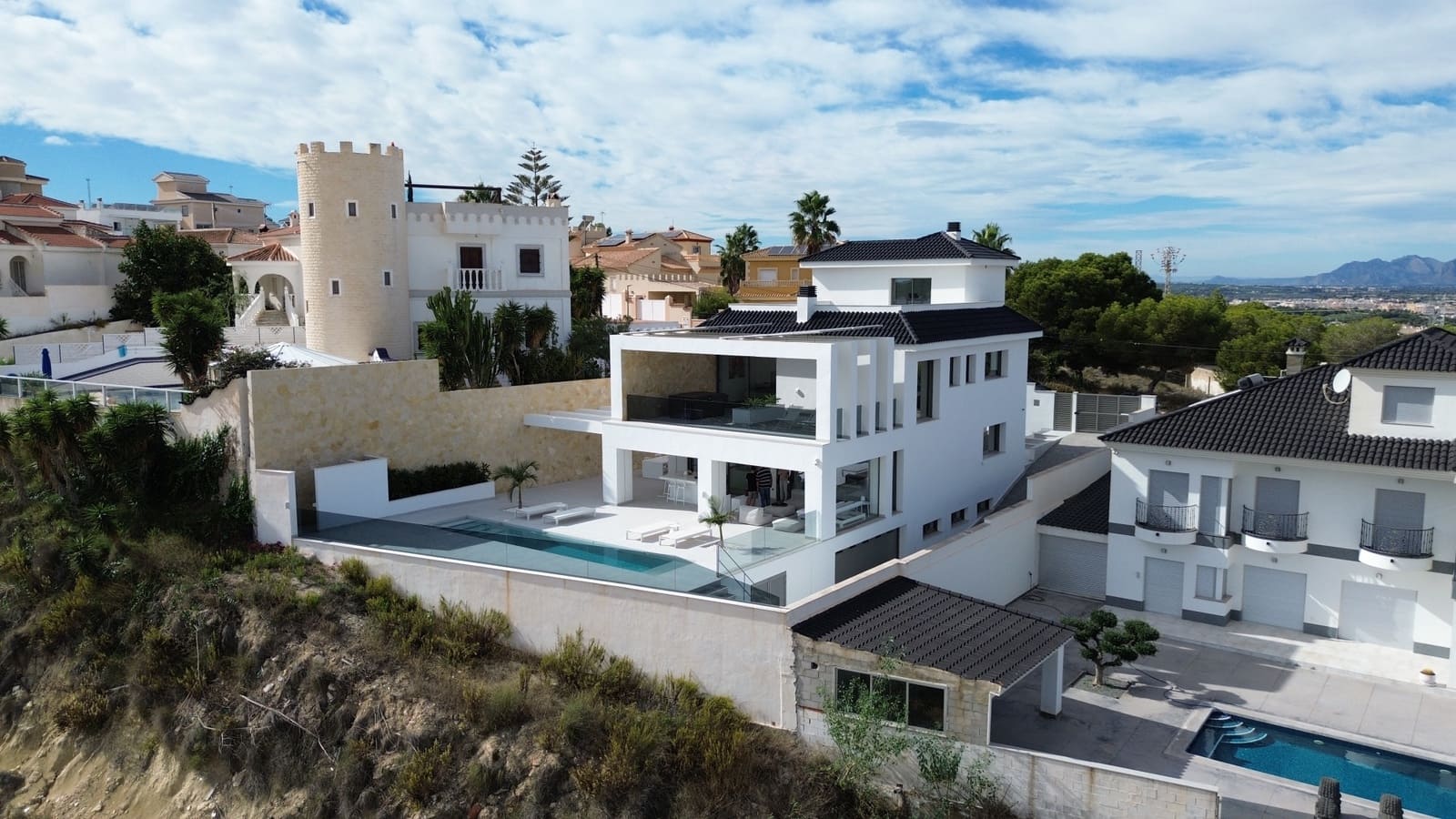 4 camera da letto Villa in vendita in Ciudad Quesada con piscina - 1.799.000 € (Rif: 9892634)