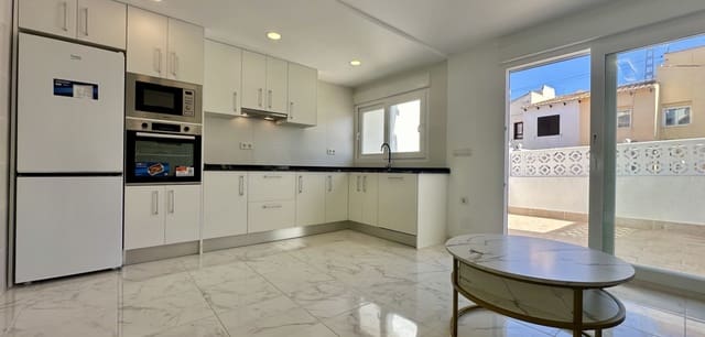 3 camera da letto Casa in vendita in Torrevieja con piscina - 229.000 € (Rif: 9894744)