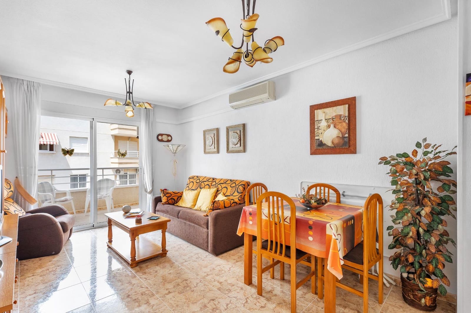 2 Zimmer Wohnung zu verkaufen in Torrevieja mit Pool Garage - 149.900 € (Ref: 9899815)