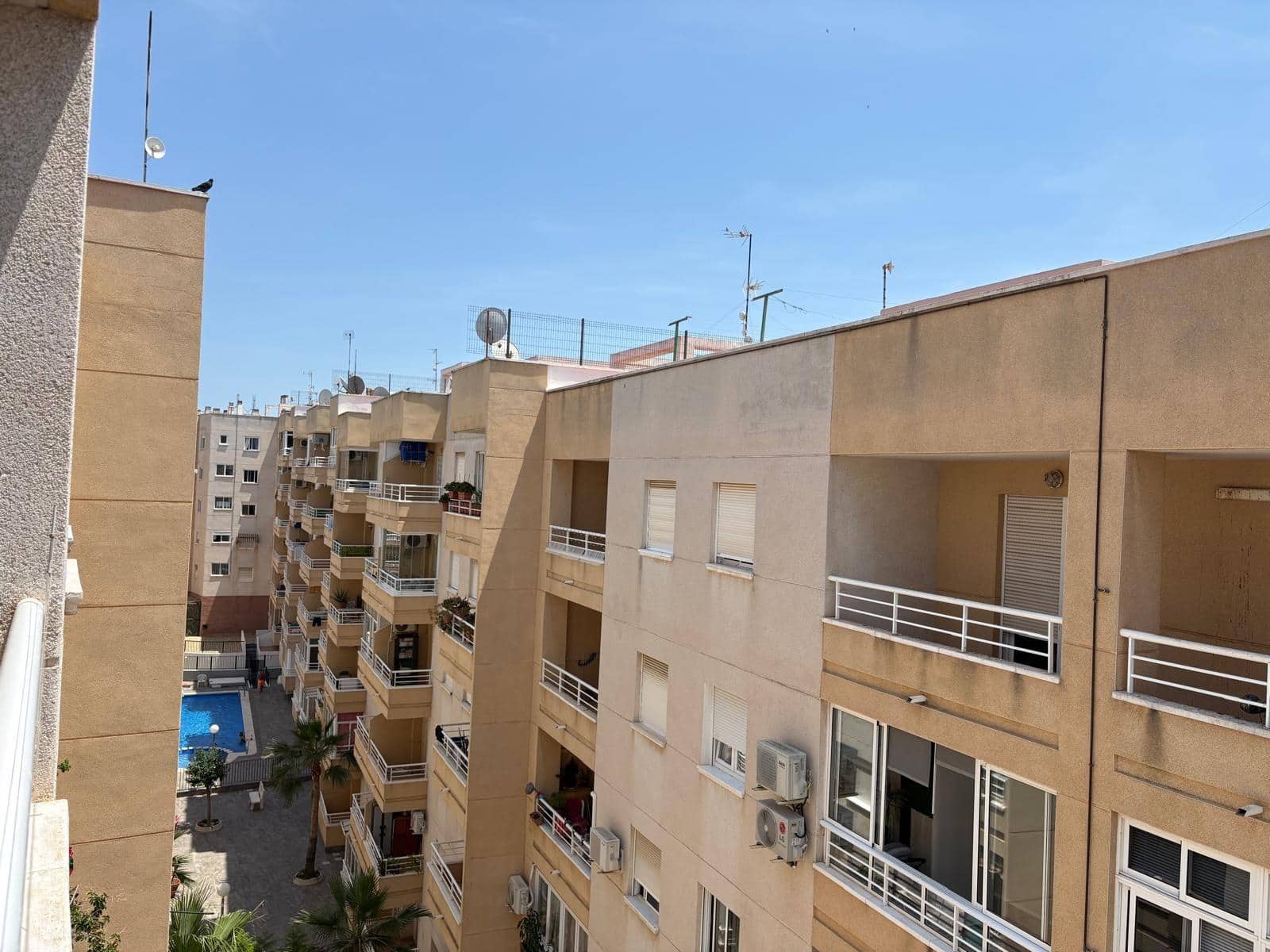 3 Zimmer Penthouse zu verkaufen in Torrevieja mit Pool Garage - 179.900 € (Ref: 9899818)