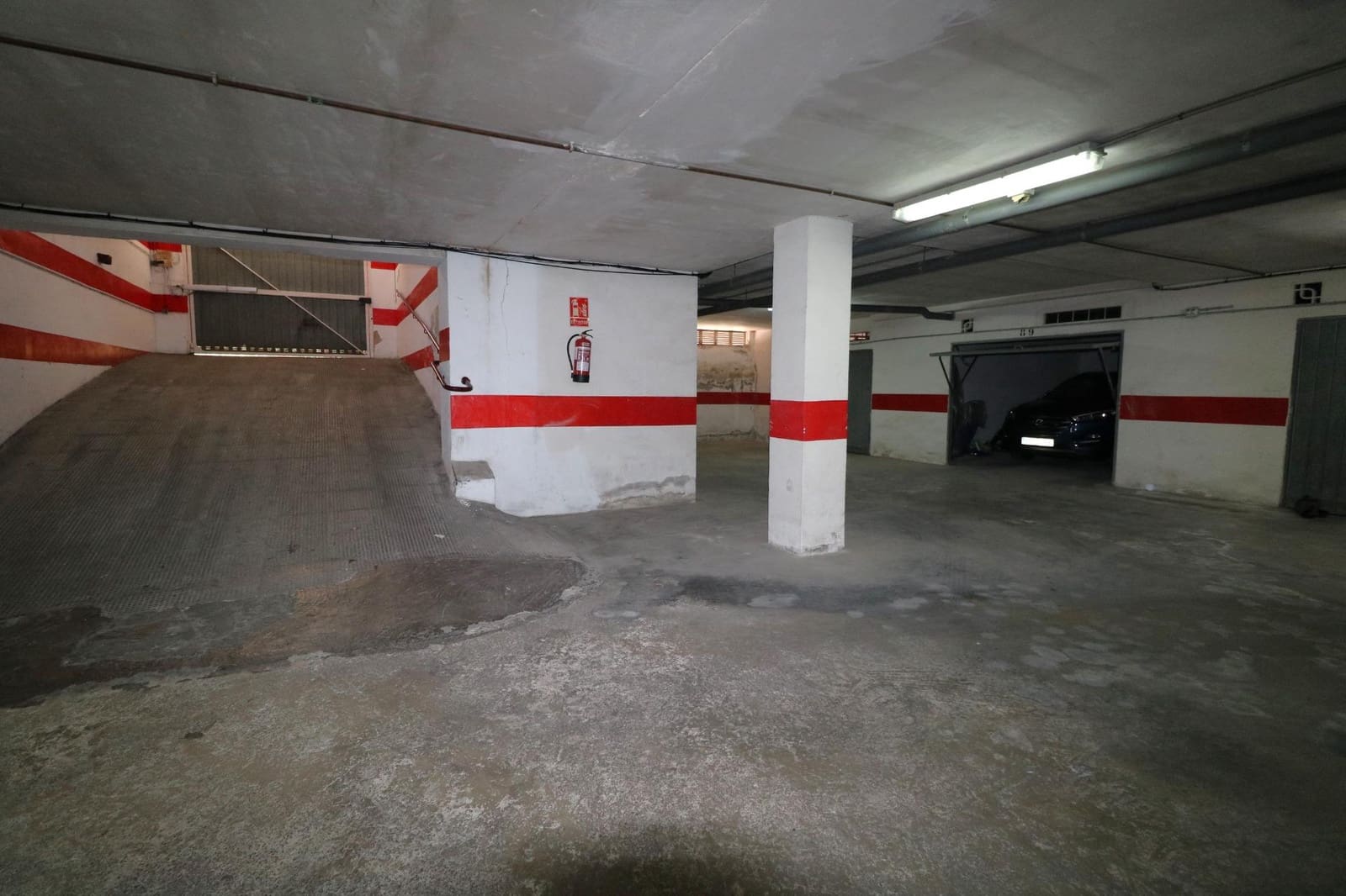 Autotalli myytävänä paikassa Torrevieja - 19 500 € (Ref: 9902107)