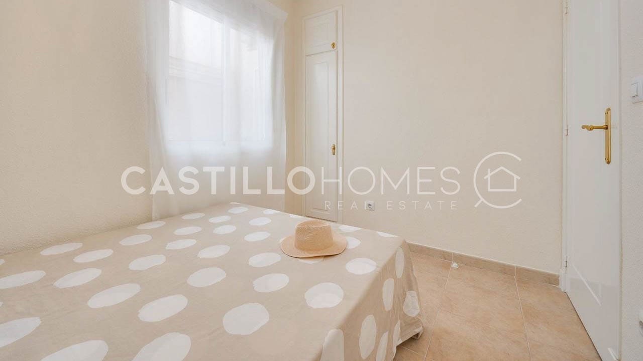 2 chambre Bungalow à vendre à Torrevieja avec piscine garage - 179 900 € (Ref: 9902109)