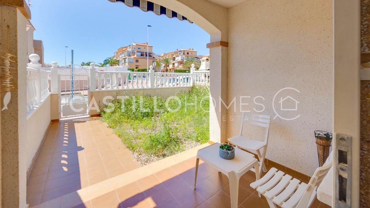 2 chambre Bungalow à vendre à Torrevieja avec piscine garage - 179 900 € (Ref: 9902109)
