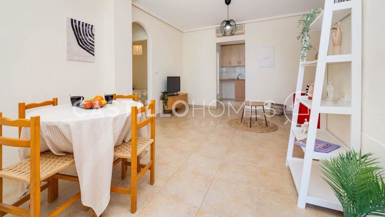 2 chambre Bungalow à vendre à Torrevieja avec piscine garage - 179 900 € (Ref: 9902109)