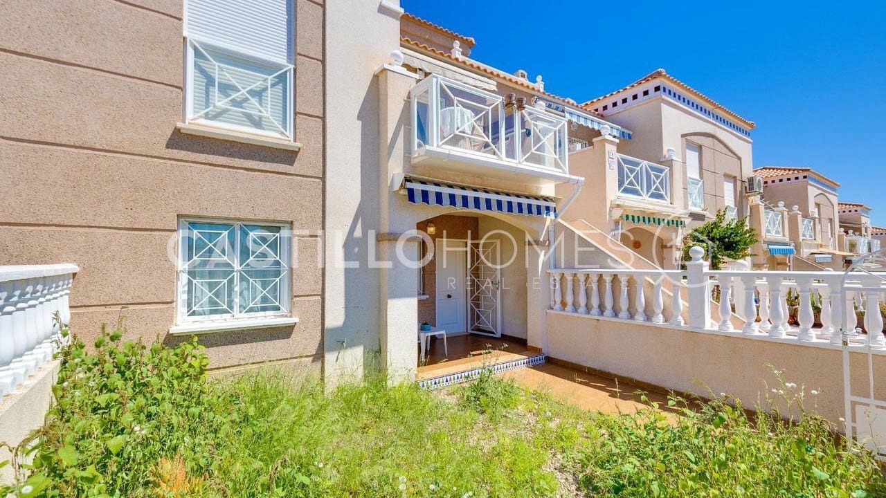 2 chambre Bungalow à vendre à Torrevieja avec piscine garage - 179 900 € (Ref: 9902109)