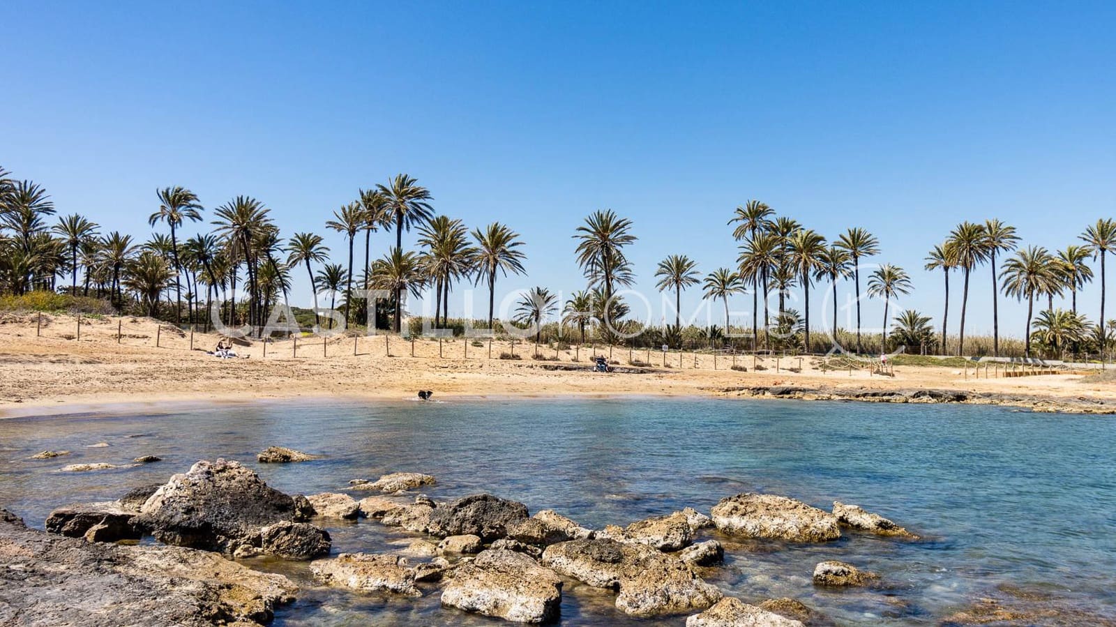 Bungalow de 2 habitaciones en Torrevieja en venta con piscina - 139.500 € (Ref: 9902110)
