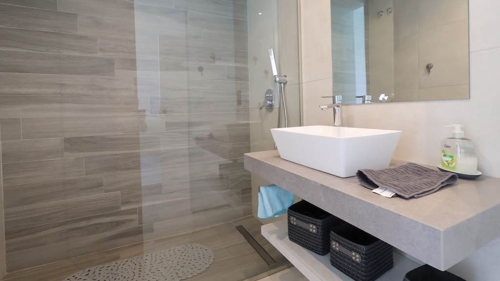 Bungalow de 2 habitaciones en Guardamar del Segura en venta con piscina garaje - 255.000 € (Ref: 9902111)