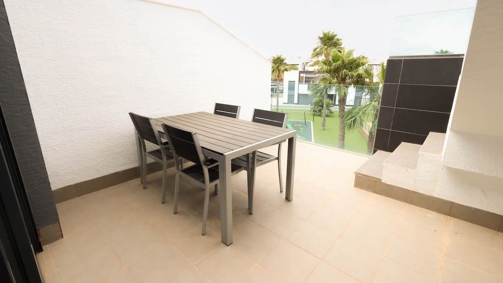 Bungalow de 2 habitaciones en Guardamar del Segura en venta con piscina garaje - 255.000 € (Ref: 9902111)