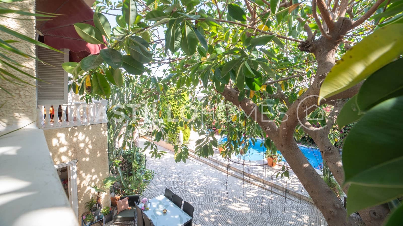 5 sypialnia Dom na sprzedaż w Torrevieja z basenem garażem - 840 000 € (Ref: 9902113)