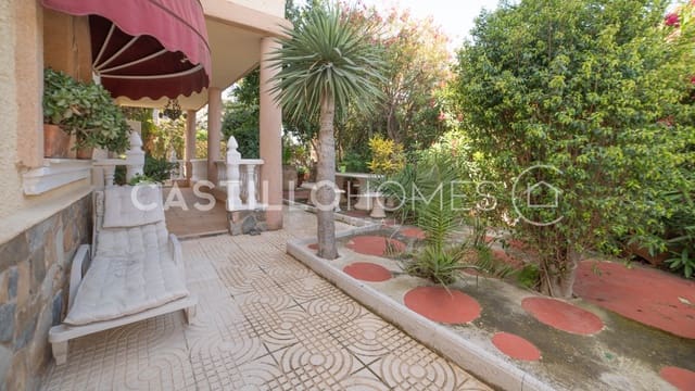 5 sypialnia Dom na sprzedaż w Torrevieja z basenem garażem - 840 000 € (Ref: 9902113)