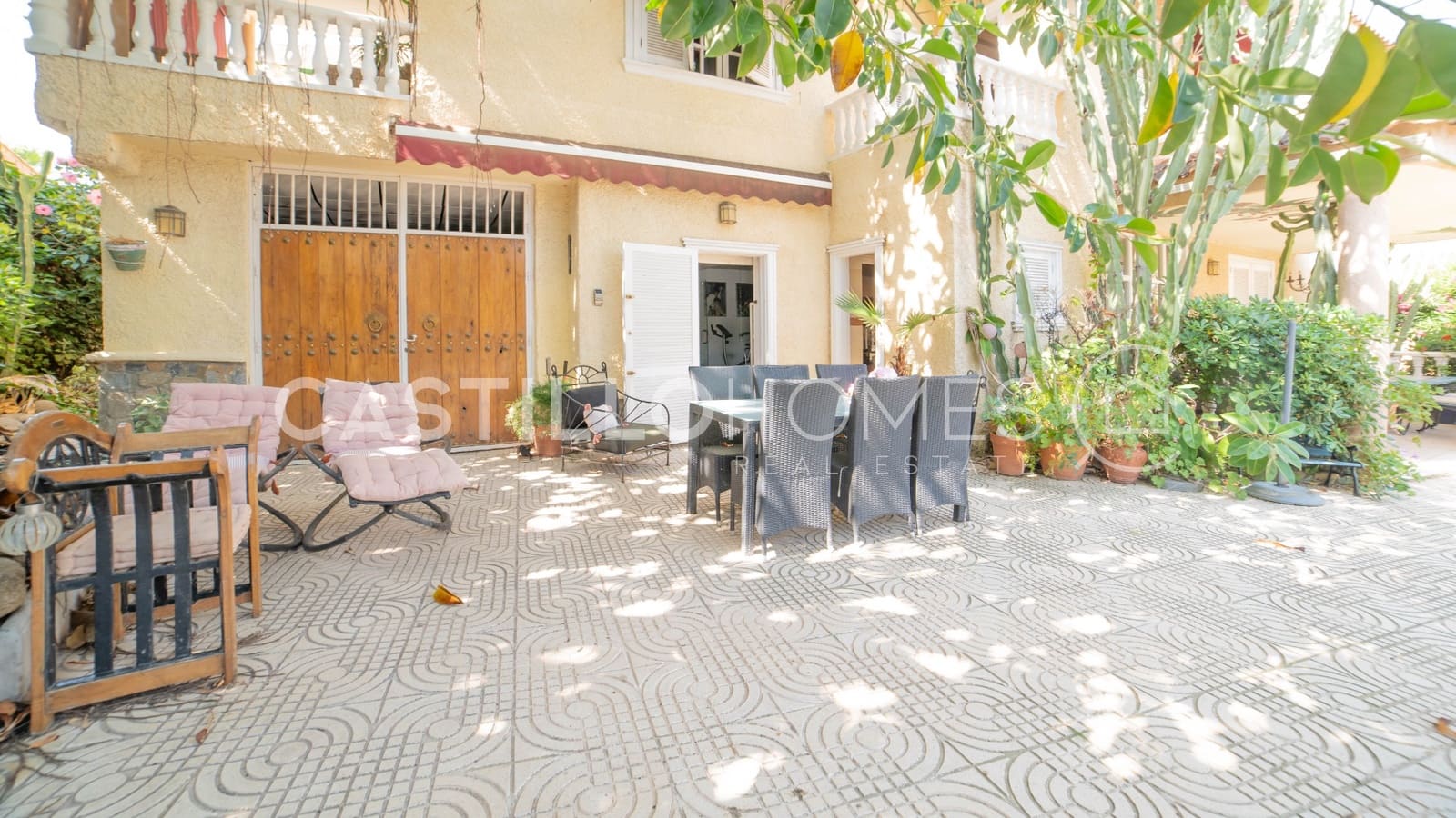5 sypialnia Dom na sprzedaż w Torrevieja z basenem garażem - 840 000 € (Ref: 9902113)