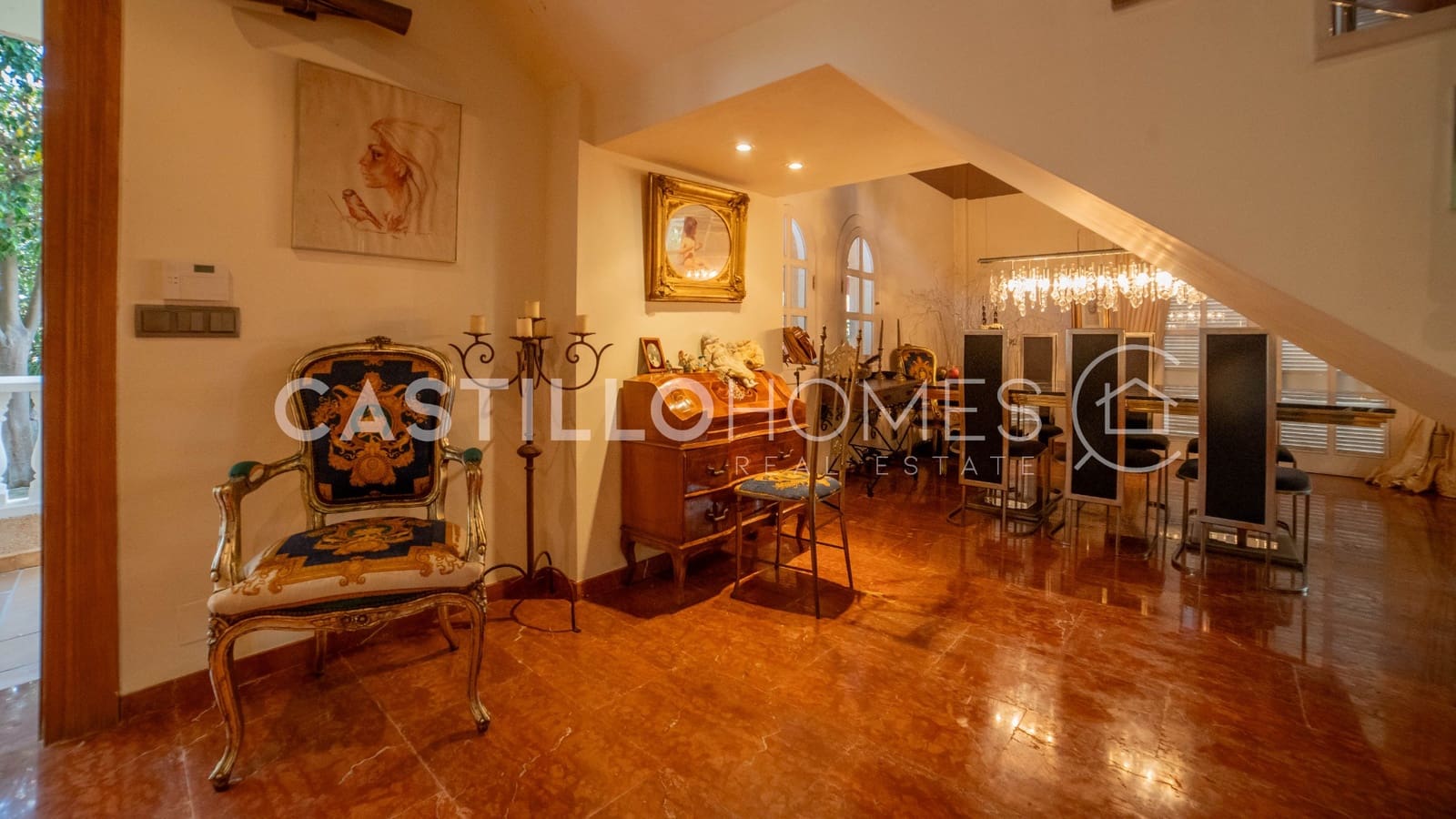5 sypialnia Dom na sprzedaż w Torrevieja z basenem garażem - 840 000 € (Ref: 9902113)