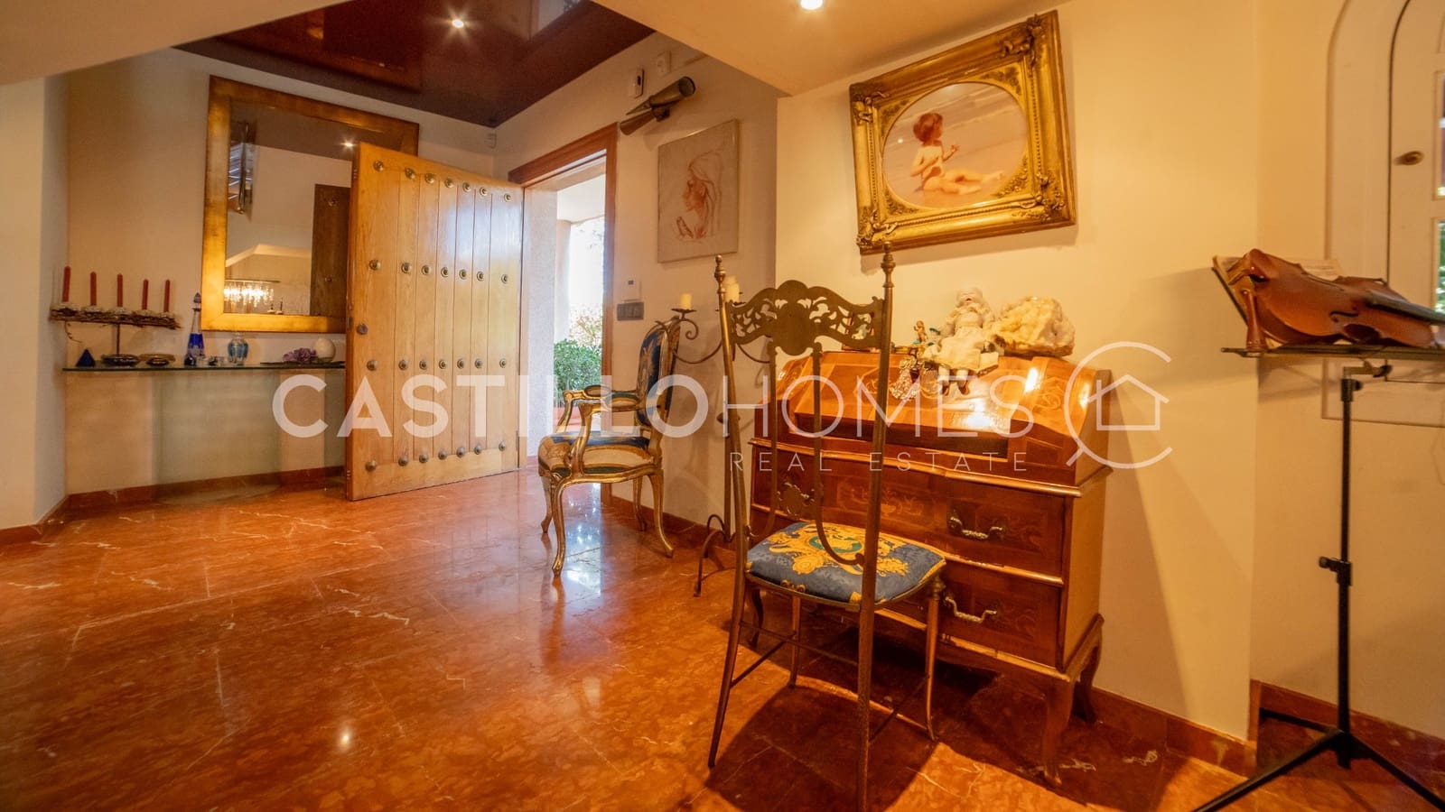 5 sypialnia Dom na sprzedaż w Torrevieja z basenem garażem - 840 000 € (Ref: 9902113)