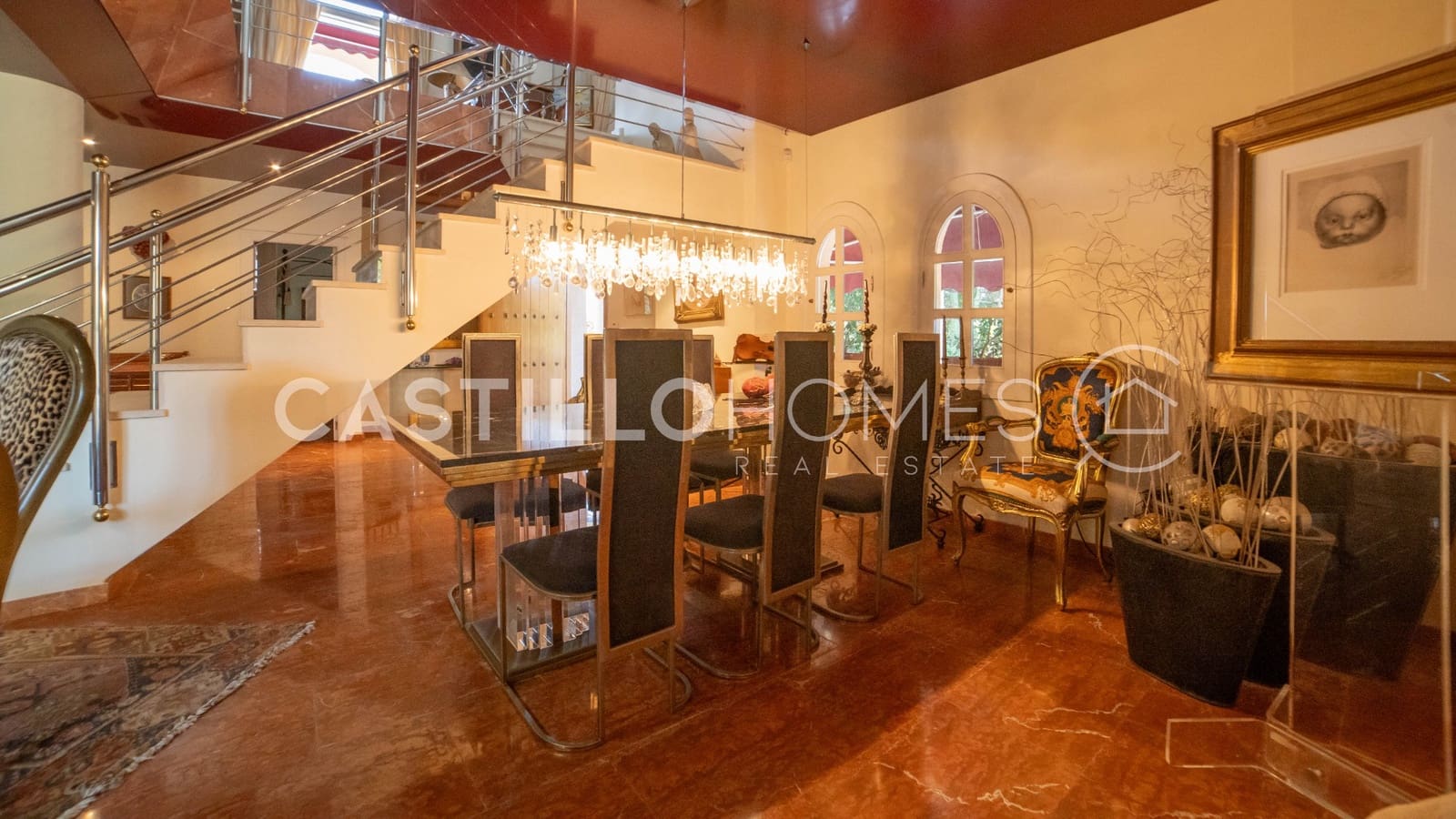 5 sypialnia Dom na sprzedaż w Torrevieja z basenem garażem - 840 000 € (Ref: 9902113)