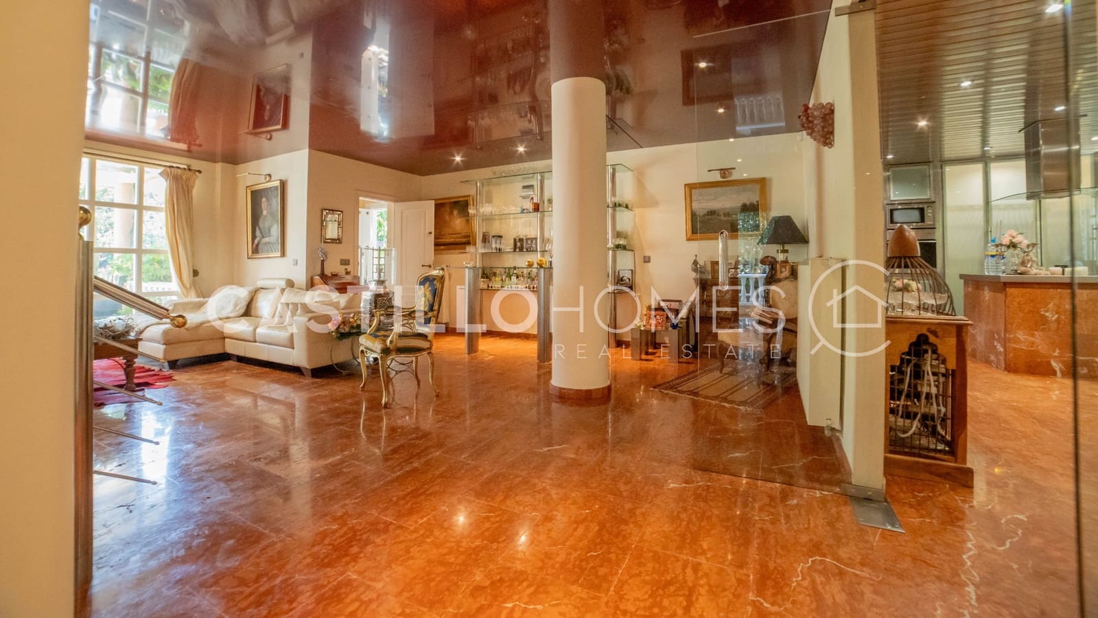 5 sypialnia Dom na sprzedaż w Torrevieja z basenem garażem - 840 000 € (Ref: 9902113)