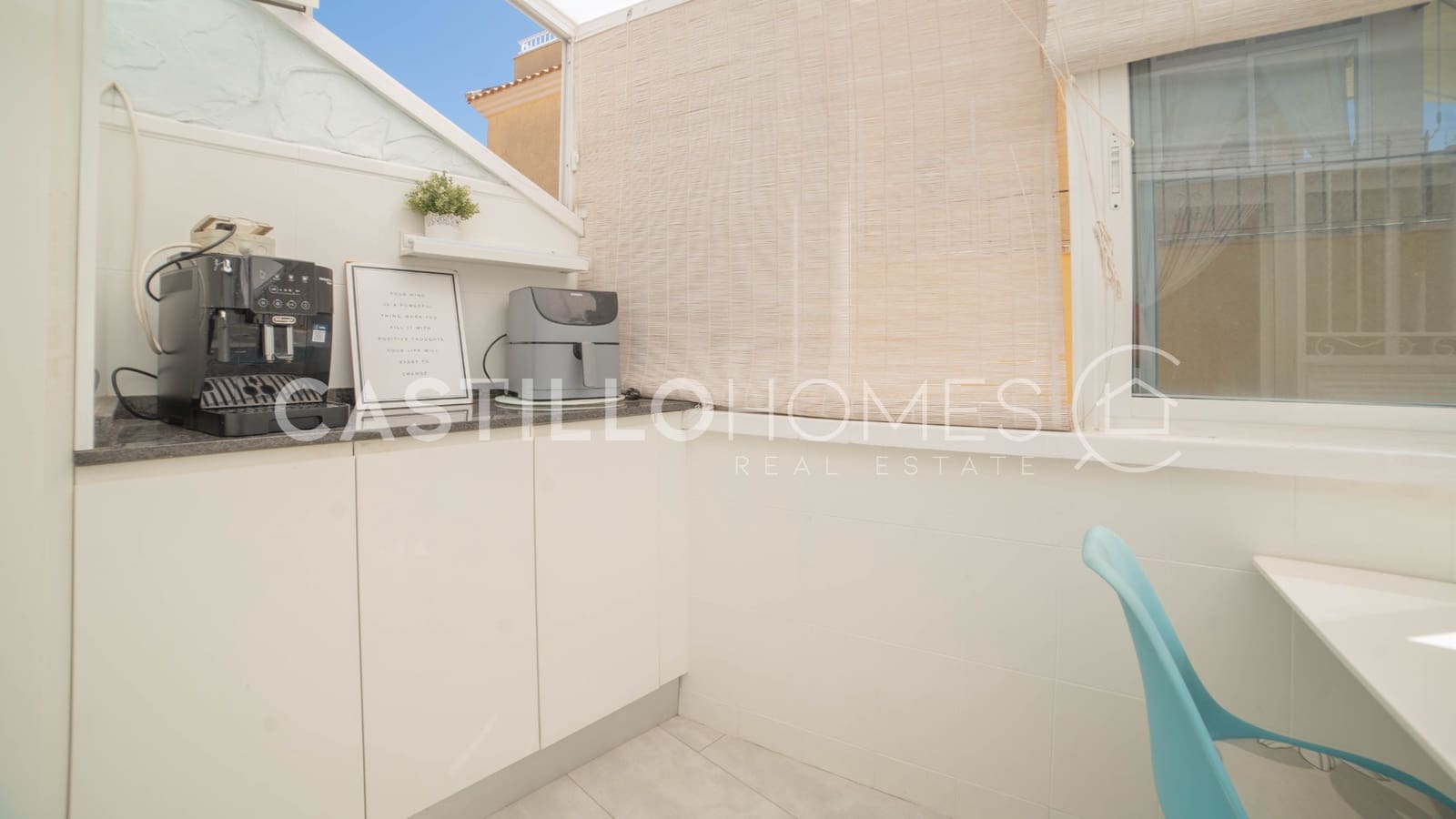 4 makuuhuone Omakotitalo myytävänä paikassa Torrevieja mukana uima-altaan - 349 000 € (Ref: 9909444)