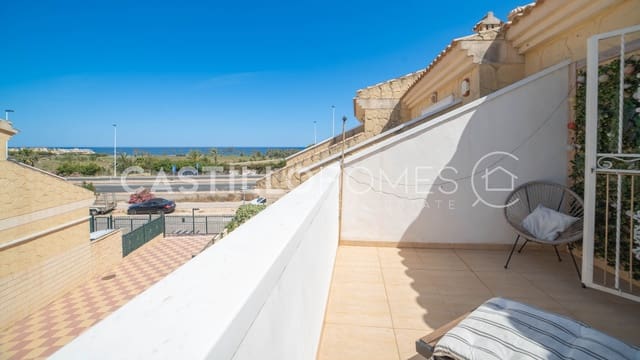 4 makuuhuone Omakotitalo myytävänä paikassa Torrevieja mukana uima-altaan - 349 000 € (Ref: 9909444)
