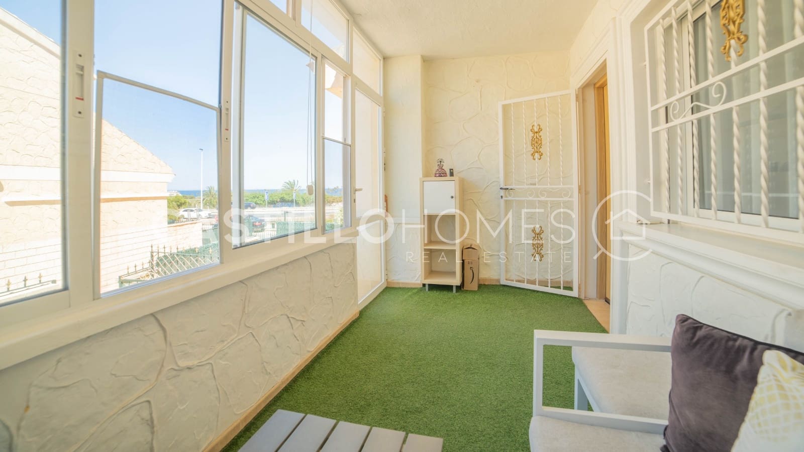 4 makuuhuone Omakotitalo myytävänä paikassa Torrevieja mukana uima-altaan - 349 000 € (Ref: 9909444)