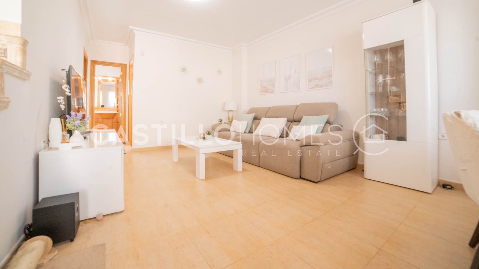 4 makuuhuone Omakotitalo myytävänä paikassa Torrevieja mukana uima-altaan - 349 000 € (Ref: 9909444)