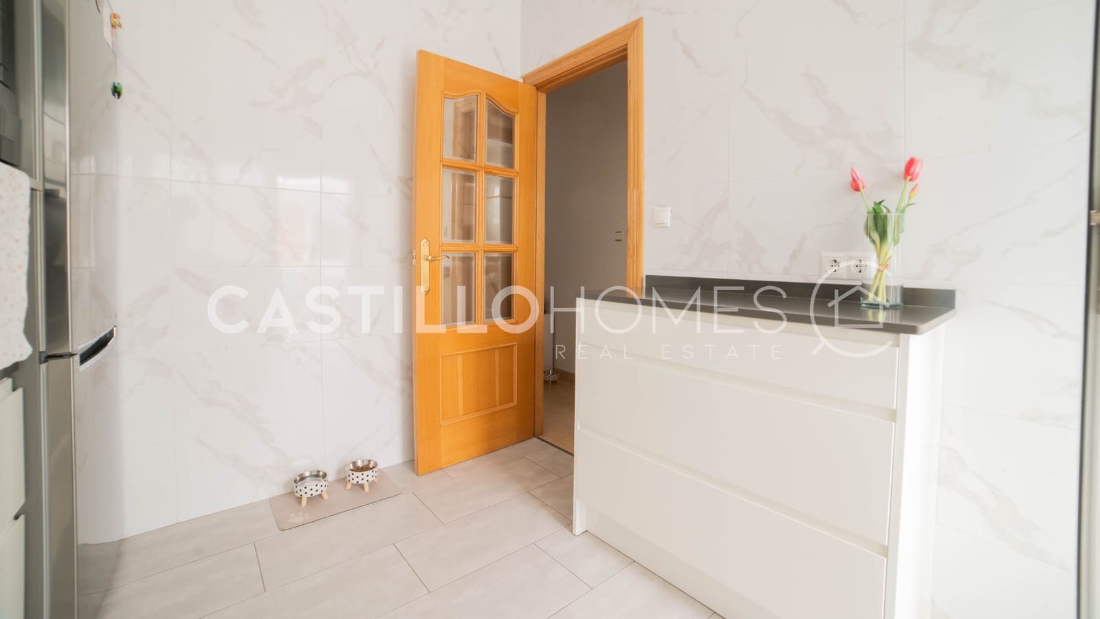 4 makuuhuone Omakotitalo myytävänä paikassa Torrevieja mukana uima-altaan - 349 000 € (Ref: 9909444)