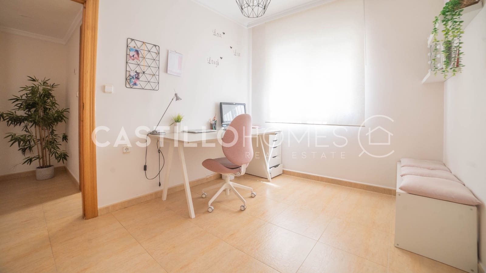 4 makuuhuone Omakotitalo myytävänä paikassa Torrevieja mukana uima-altaan - 349 000 € (Ref: 9909444)
