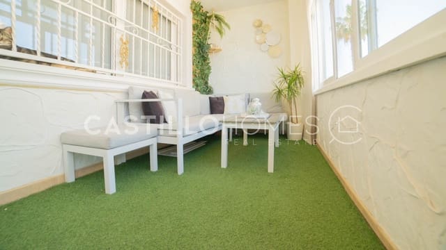 4 makuuhuone Omakotitalo myytävänä paikassa Torrevieja mukana uima-altaan - 349 000 € (Ref: 9909444)