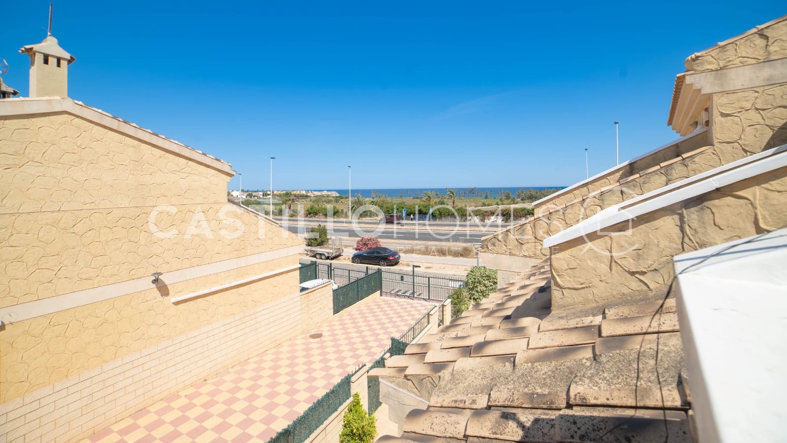 4 makuuhuone Omakotitalo myytävänä paikassa Torrevieja mukana uima-altaan - 349 000 € (Ref: 9909444)