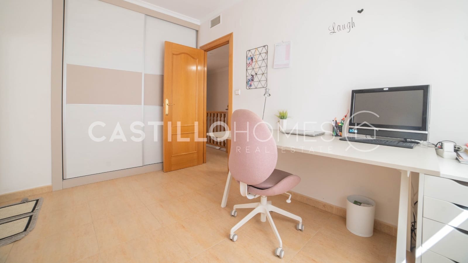 4 makuuhuone Omakotitalo myytävänä paikassa Torrevieja mukana uima-altaan - 349 000 € (Ref: 9909444)
