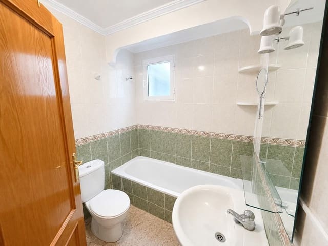 Apartamento de 2 habitaciones en Torrevieja en venta con garaje - 174.000 € (Ref: 9913406)