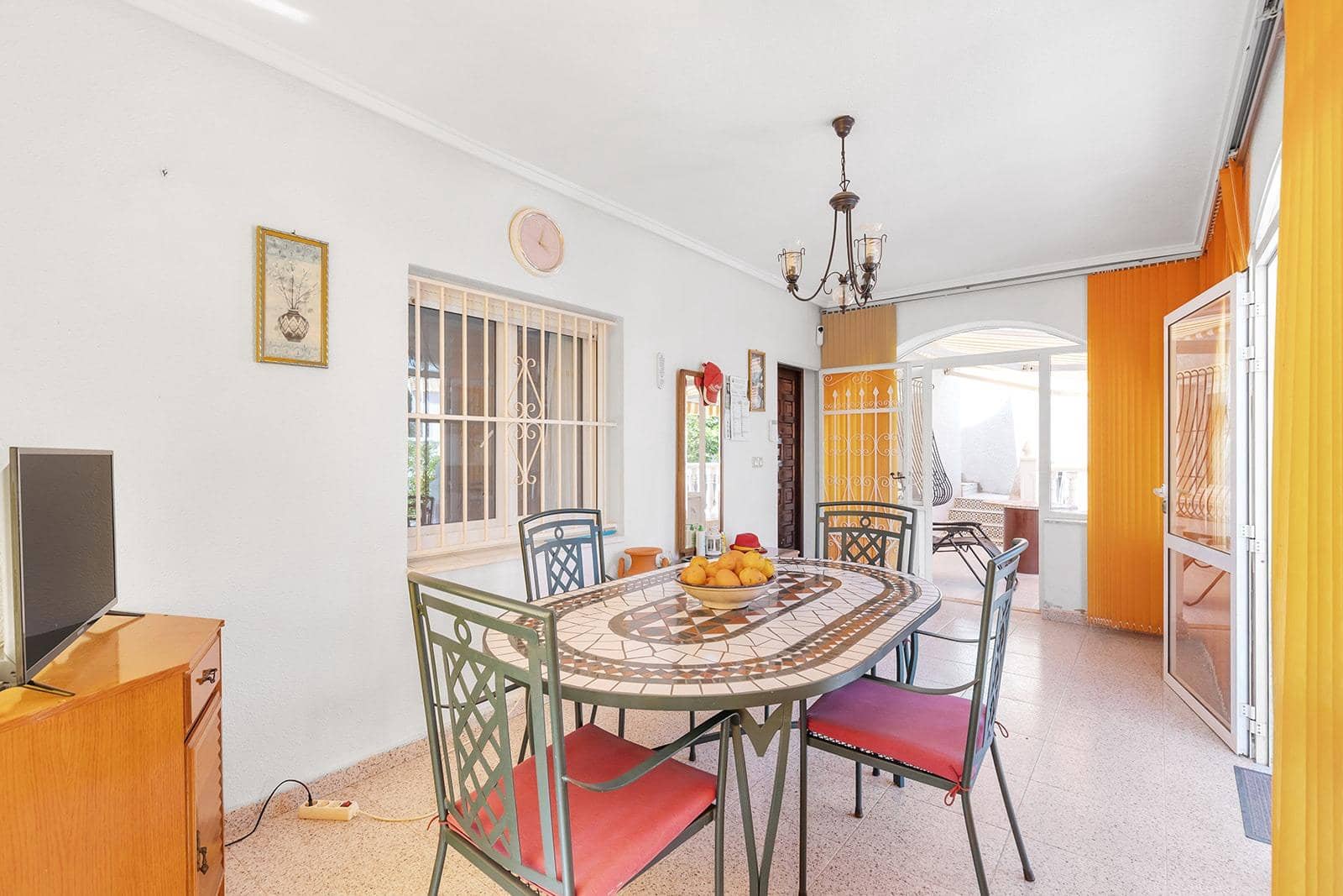 4 bedroom Villa for sale in Rojales with pool garage - € 495,000 (Ref: 9919090)