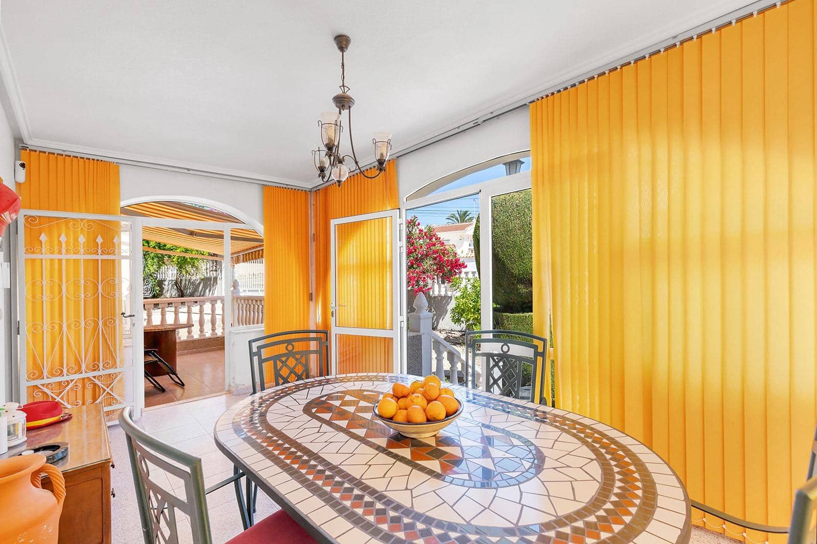 4 bedroom Villa for sale in Rojales with pool garage - € 495,000 (Ref: 9919090)