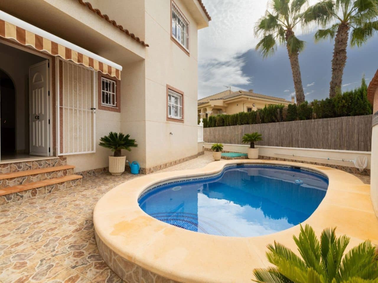 3 bedroom Villa for sale in Rojales with pool garage - € 357,000 (Ref: 9919092)