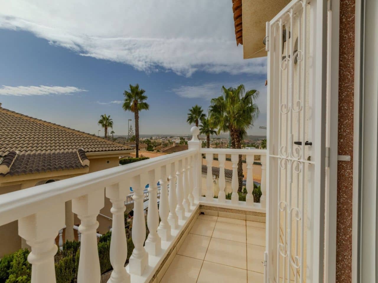 3 bedroom Villa for sale in Rojales with pool garage - € 357,000 (Ref: 9919092)
