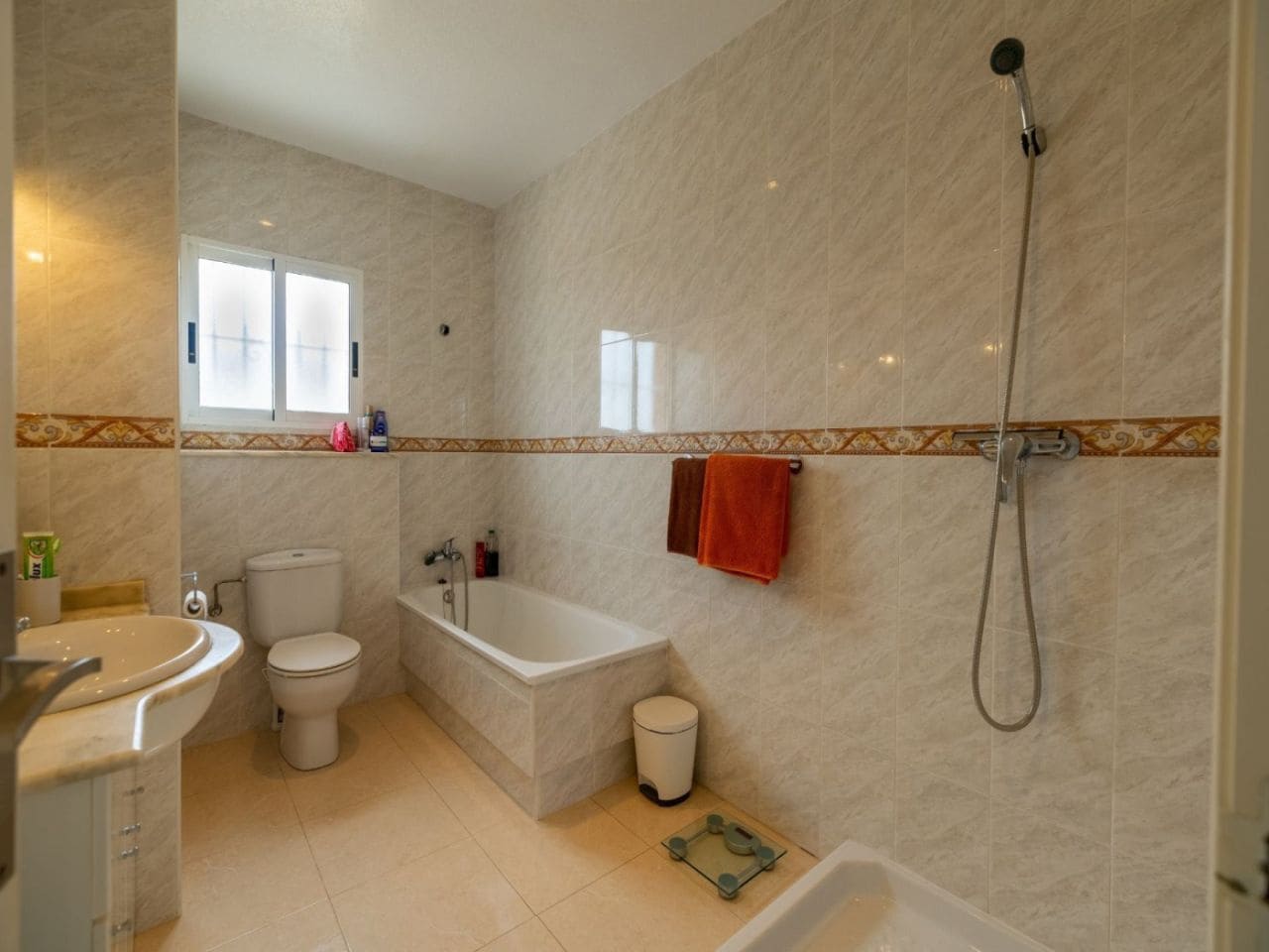 3 bedroom Villa for sale in Rojales with pool garage - € 357,000 (Ref: 9919092)