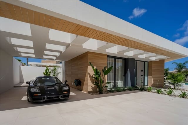 4 bedroom Villa for sale in Ciudad Quesada, Rojales with pool garage - € 1,450,000 (Ref: 9920921)