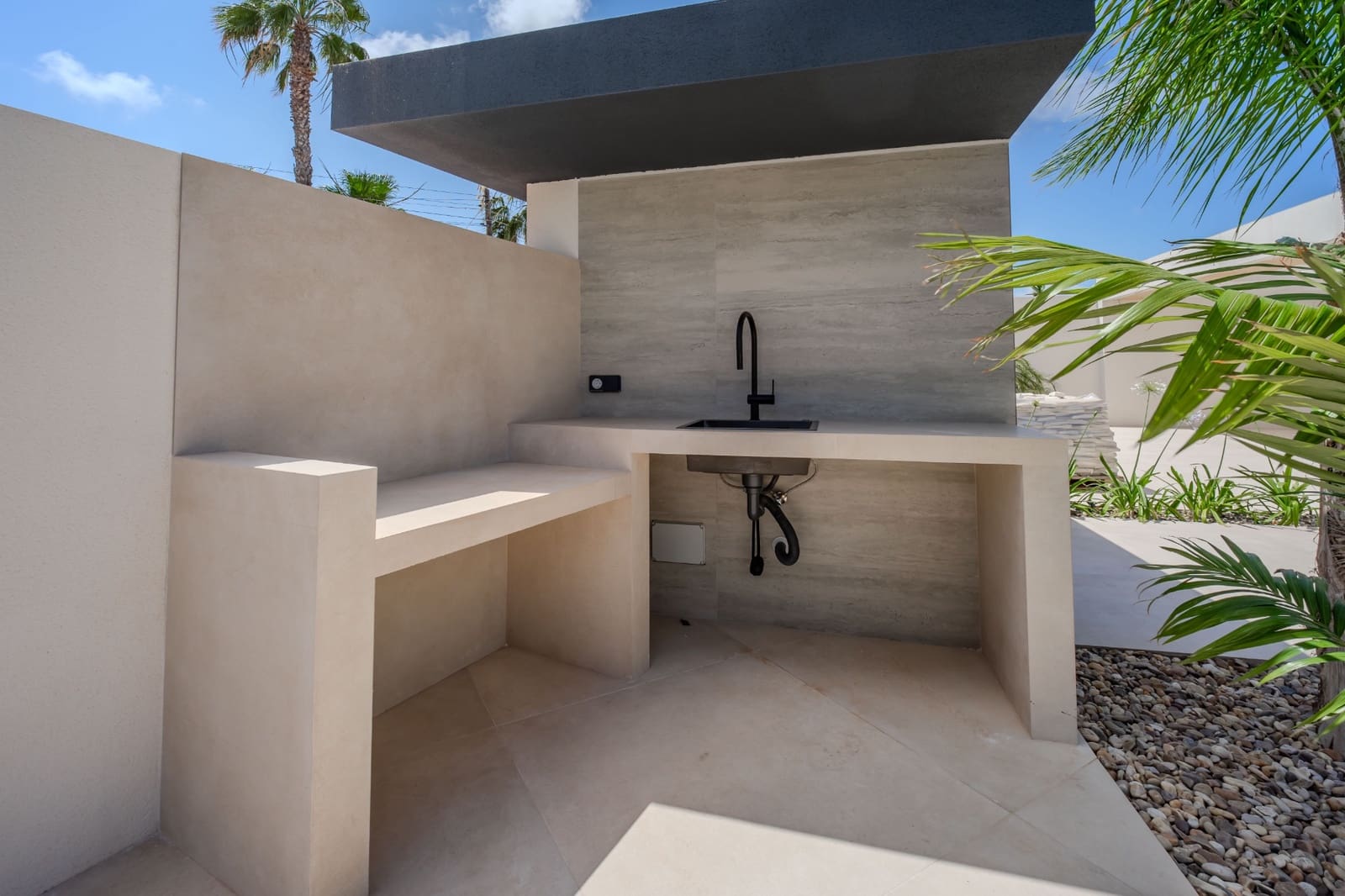 4 bedroom Villa for sale in Ciudad Quesada with pool garage - € 1,450,000 (Ref: 9920921)