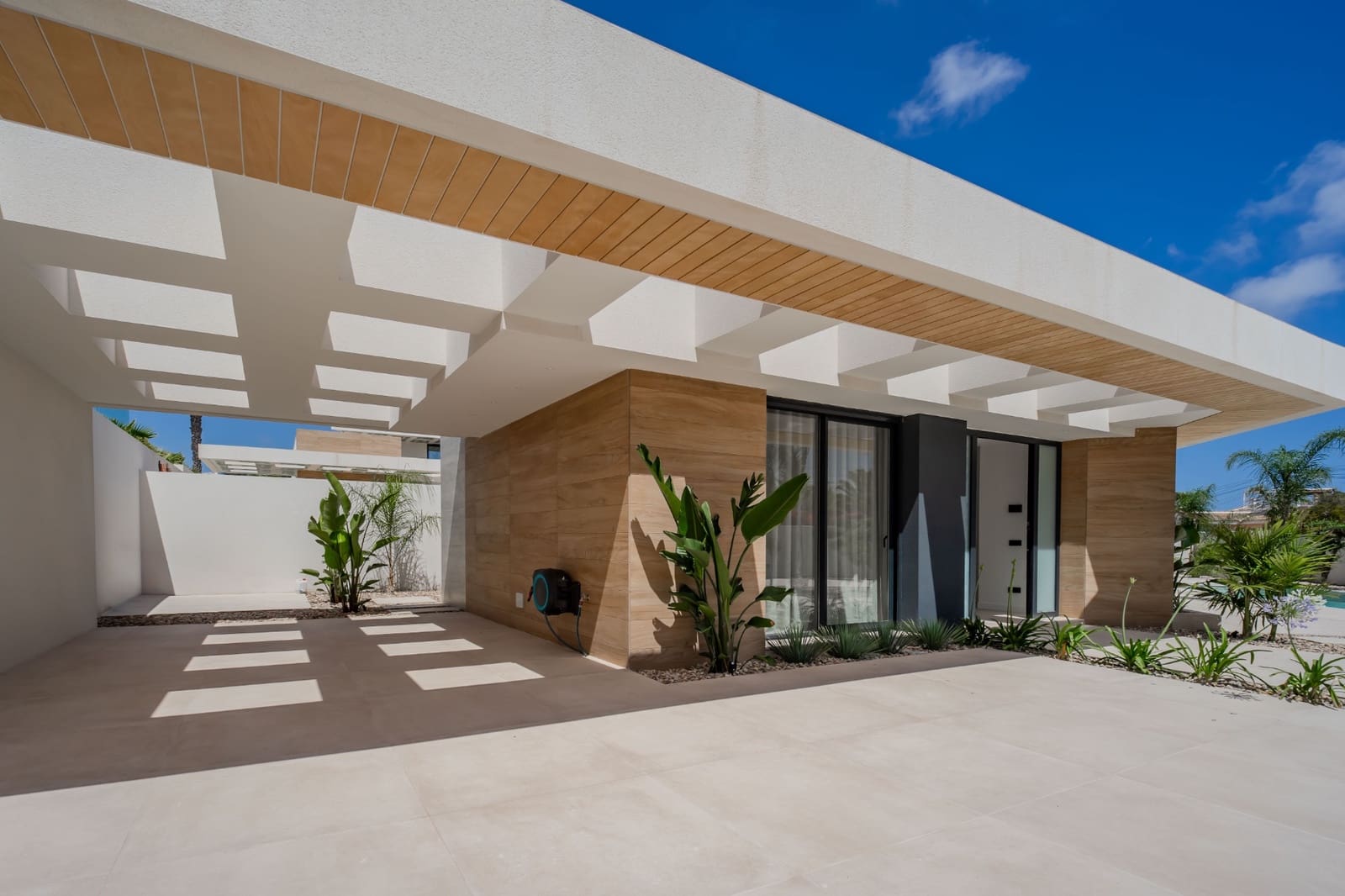 4 bedroom Villa for sale in Ciudad Quesada with pool garage - € 1,450,000 (Ref: 9920921)