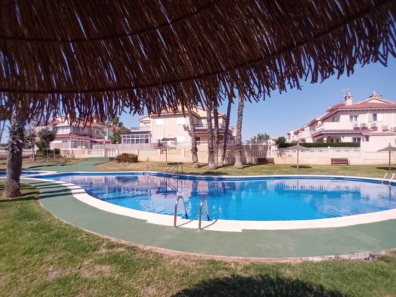 2 soveværelse Lejlighed til salg i Playa Flamenca med swimmingpool - € 190.000 (Ref: 9920928)