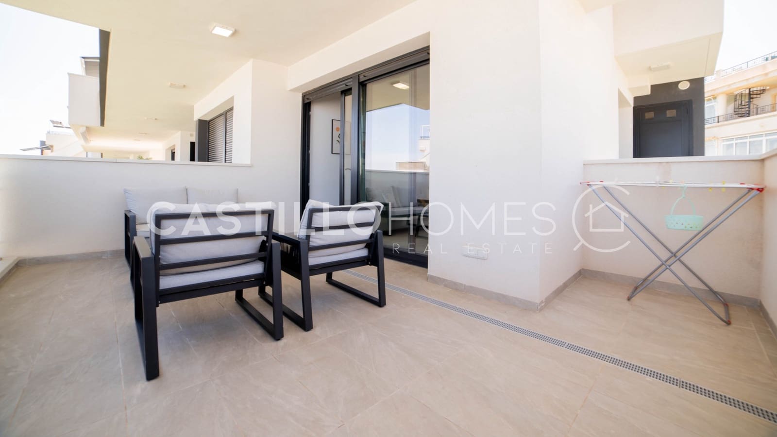 2 soveværelse Lejlighed til salg i Orihuela Costa med swimmingpool garage - € 315.000 (Ref: 9922727)